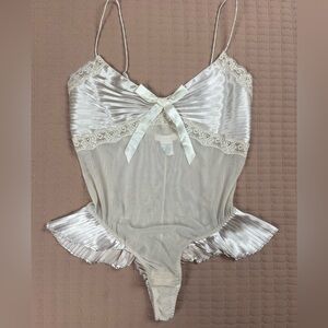 Vintage Cerie Elegant Cream Satin and Mesh Teddy (Medium)